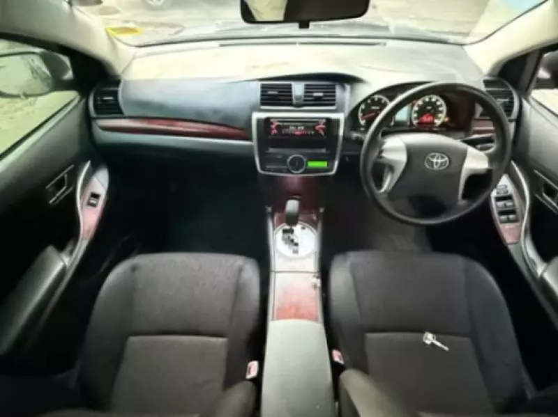 Toyota Allion    - 2012