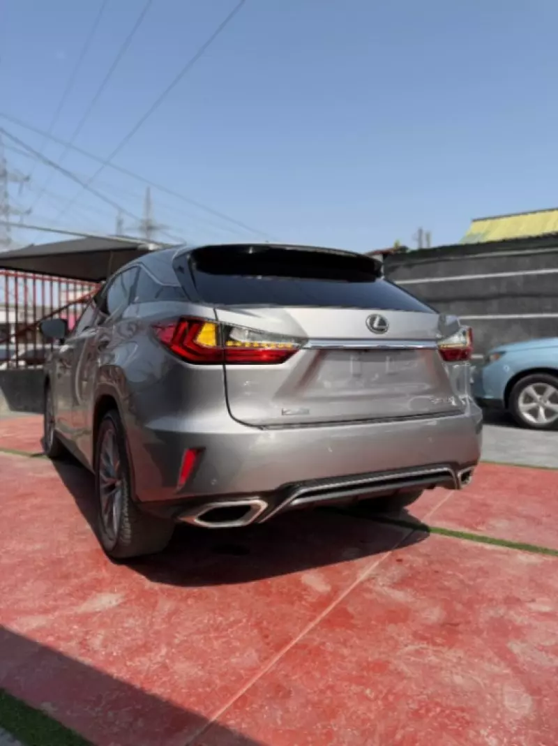 Lexus RX   - 2019