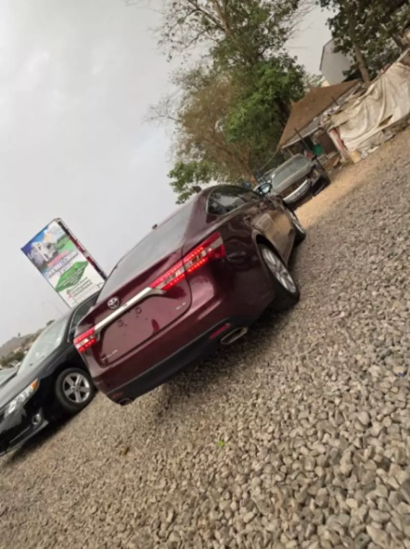 Toyota Avalon   - 2013