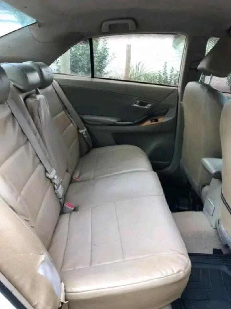 Toyota Premio    - 2009