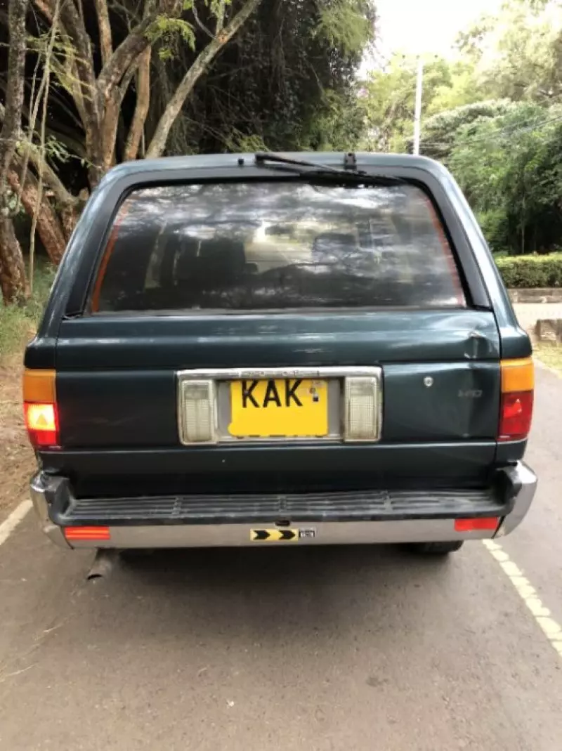 Toyota Hilux Surf    - 1989