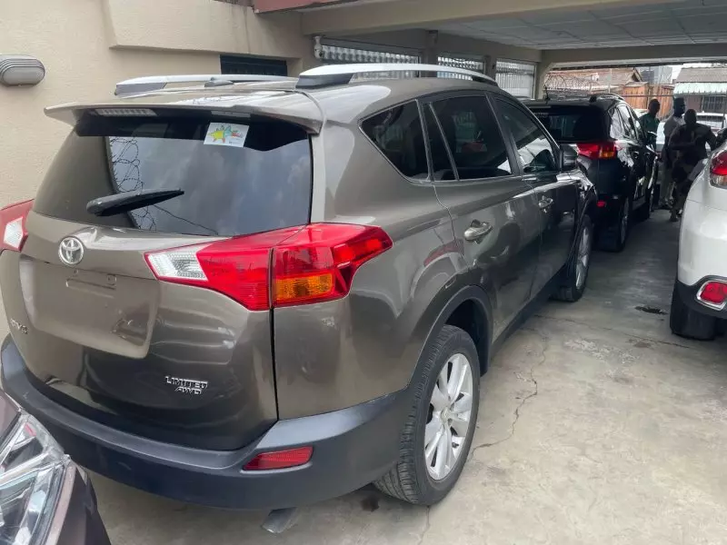 Toyota RAV 4   - 2014