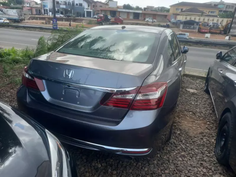 Honda Accord   - 2017