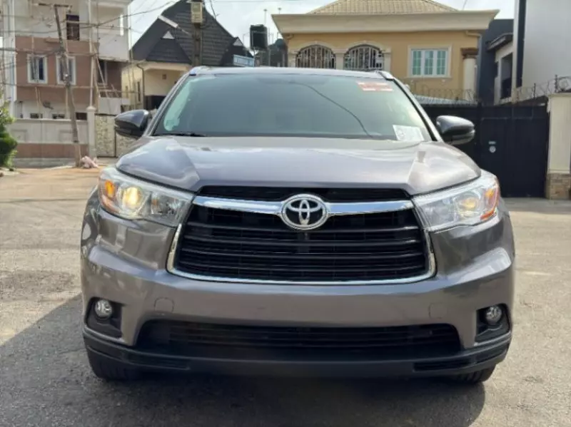 Toyota Highlander   - 2015