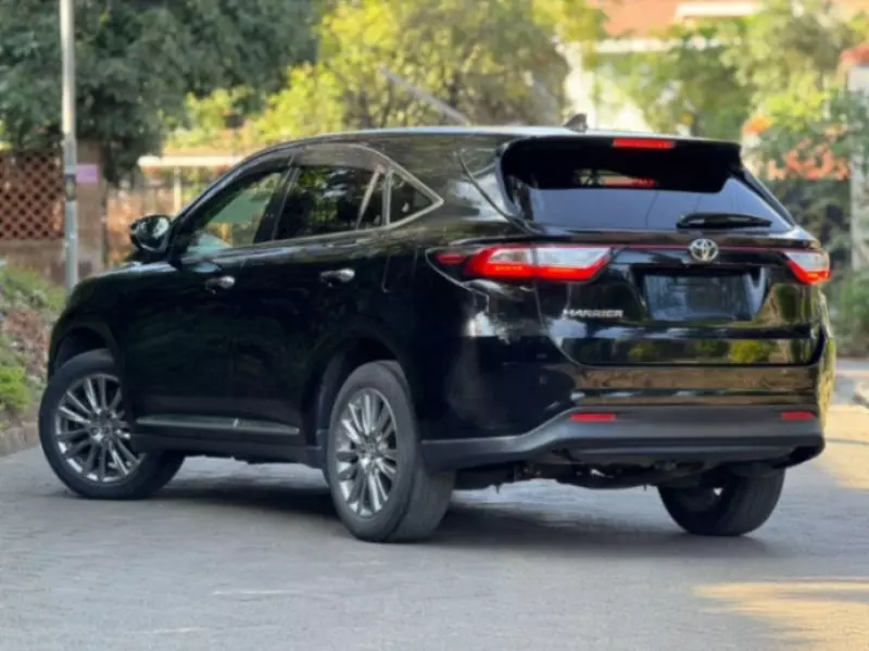 Toyota Harrier   - 2018