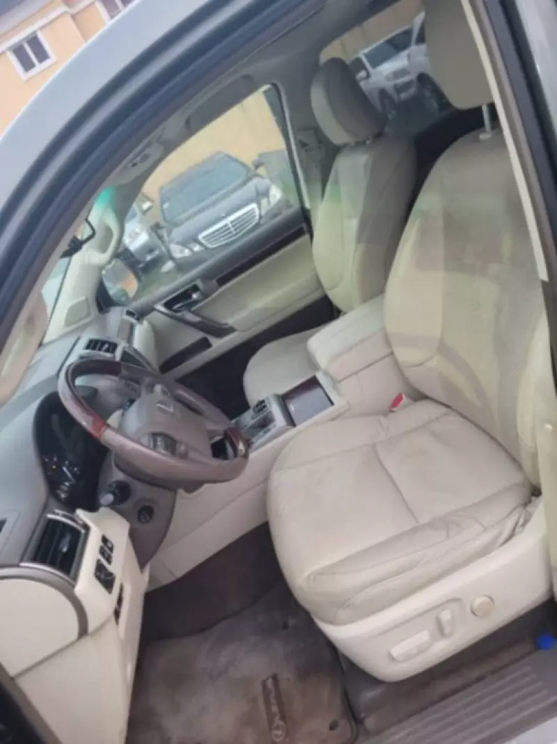 Lexus GX 460   - 2010