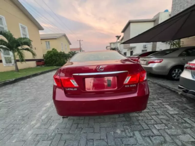 Lexus ES   - 2009