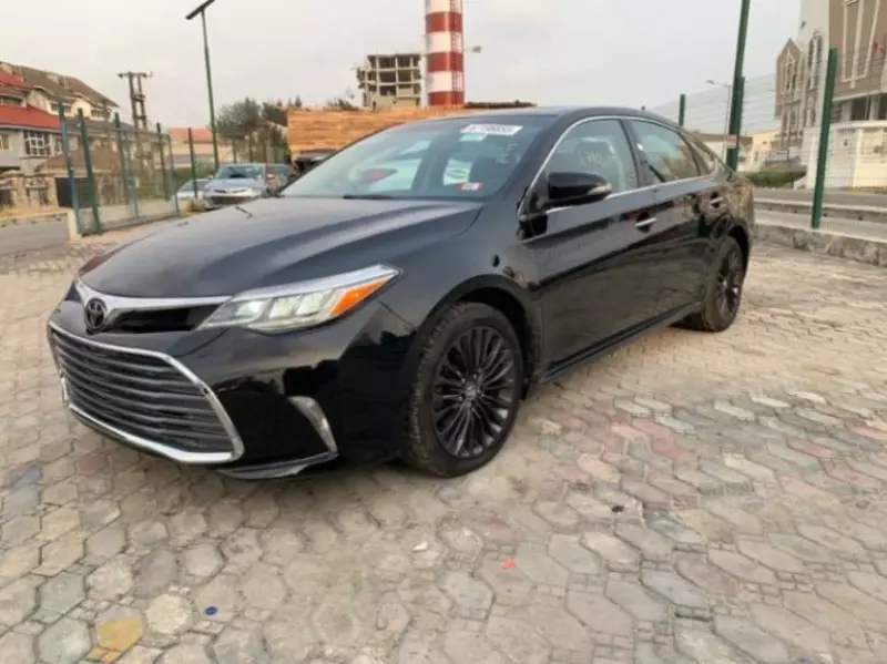 Toyota Avalon   - 2016