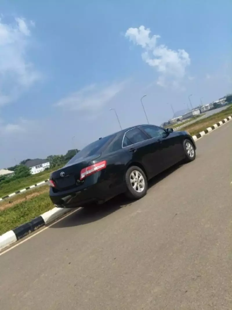 Toyota Camry   - 2011