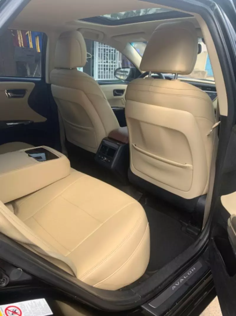 Toyota Avalon   - 2013