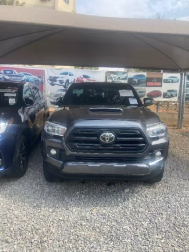 Toyota Tacoma   - 2018