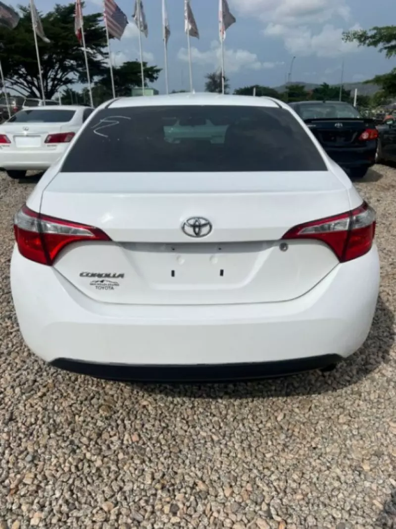 Toyota Corolla   - 2016
