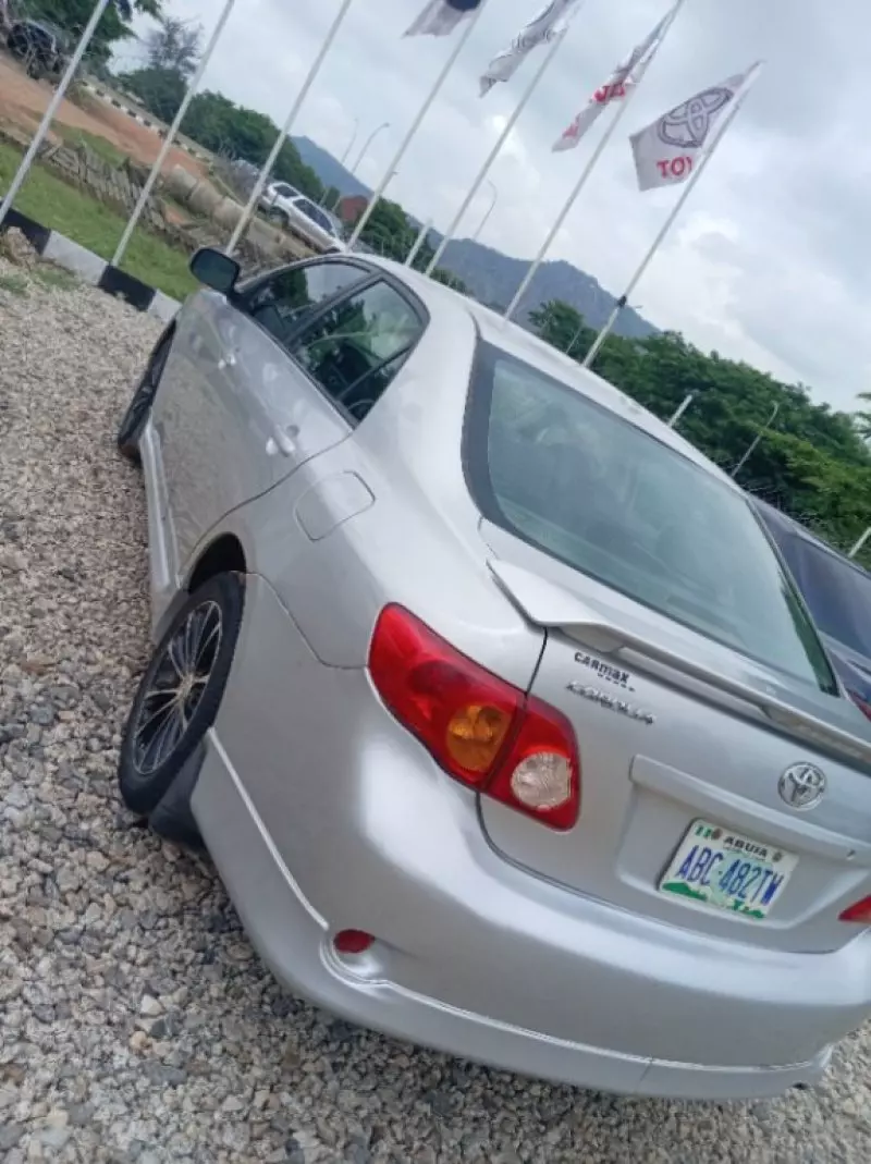 Toyota corolla   - 2008