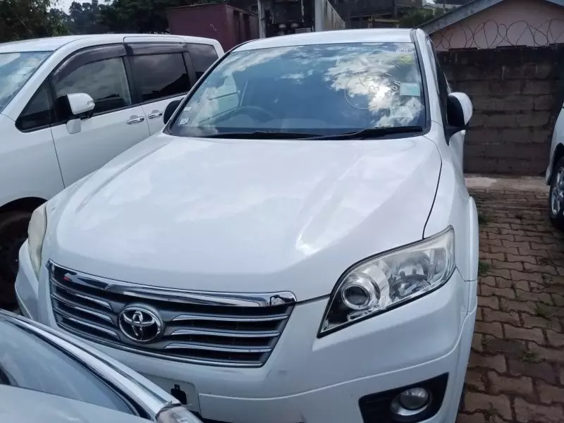 Toyota Vanguard    - 2011
