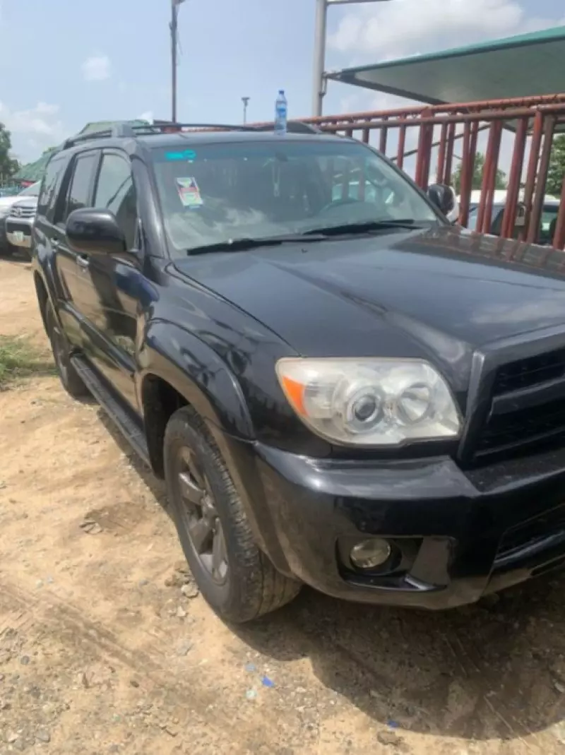 Toyota 4-Runner   - 2006