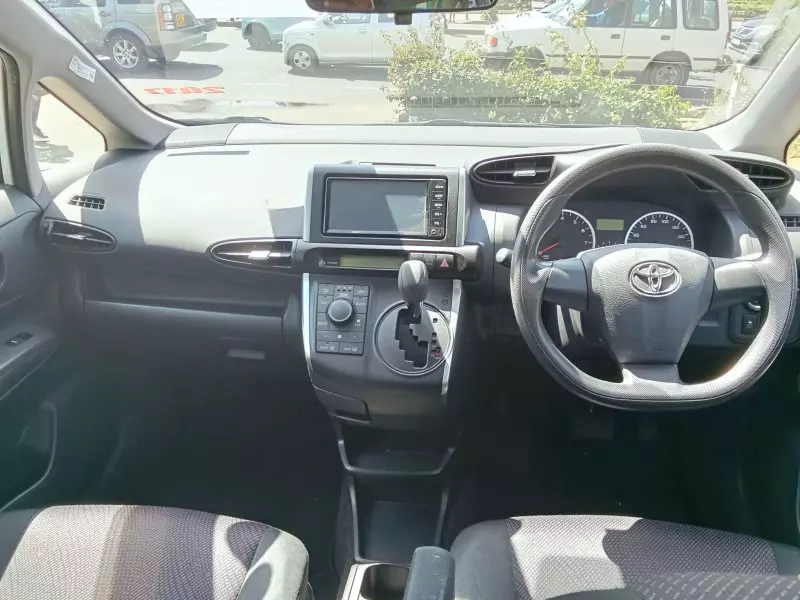 Toyota Wish   - 2017