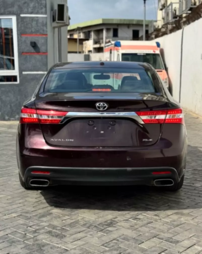 Toyota Avalon   - 2013