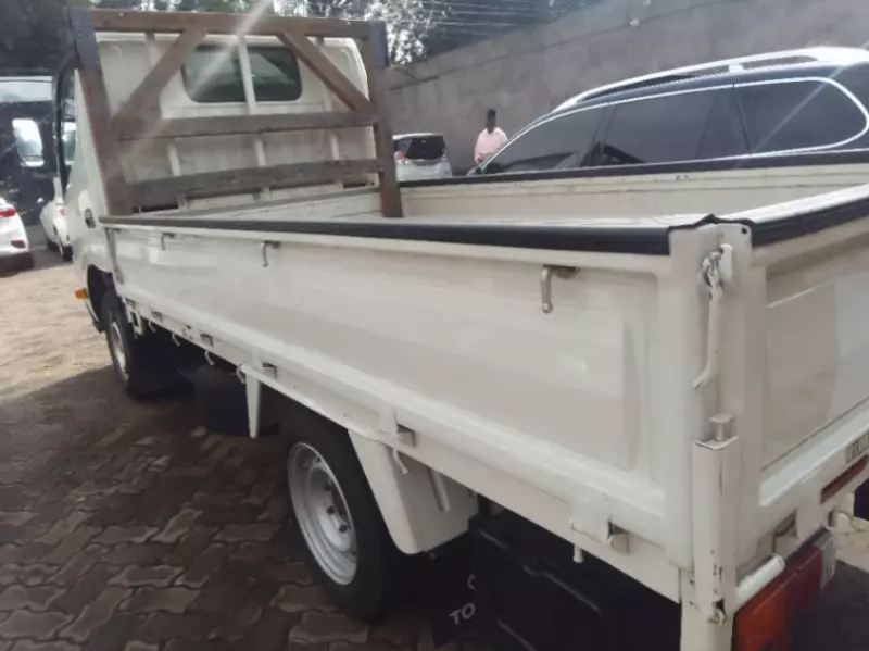 Toyota Dyna   - 2015