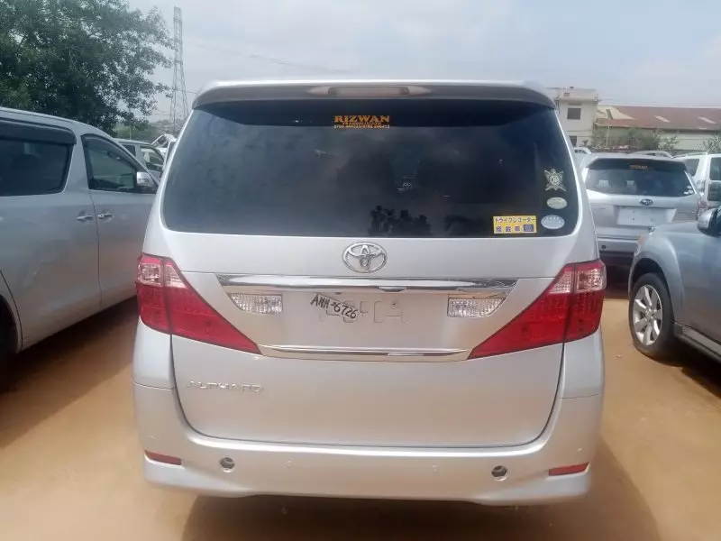 Toyota Alphard   - 2011