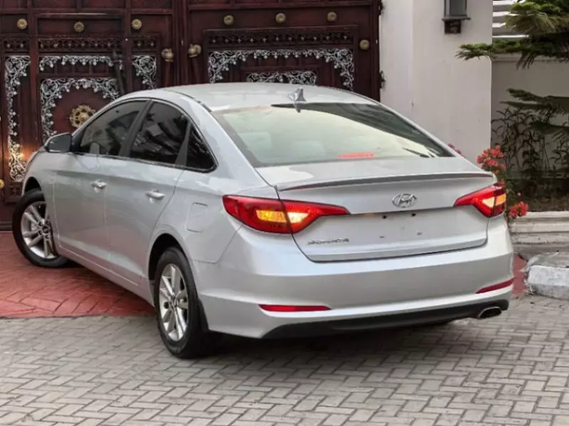 Hyundai Sonata   - 2017