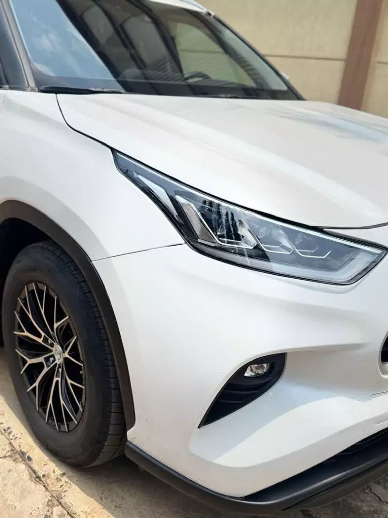 Toyota Highlander   - 2024