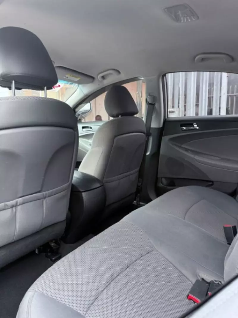 Hyundai Sonata   - 2013