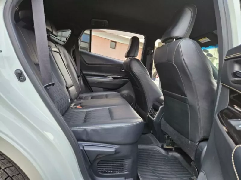 Toyota Harrier   - 2018