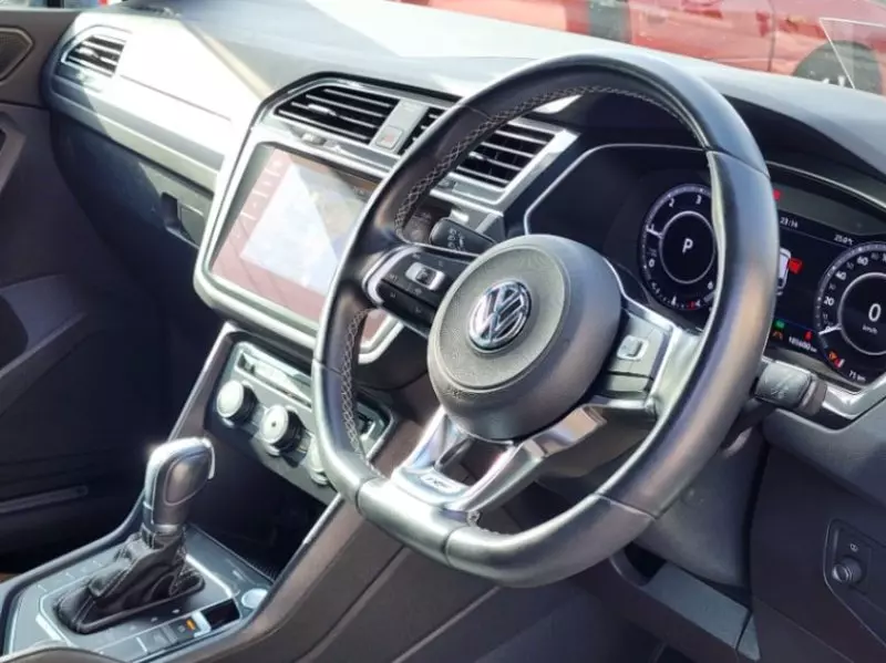 Volkswagen Tiguan   - 2019