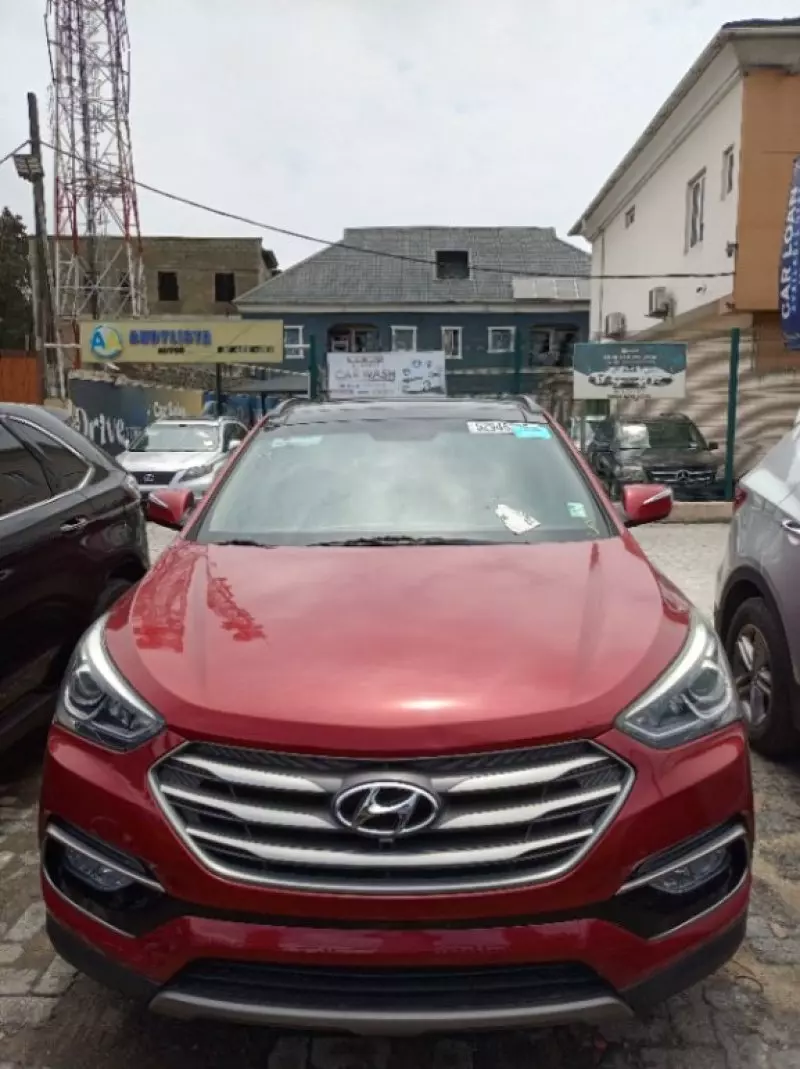 Hyundai Santa Fe   - 2017