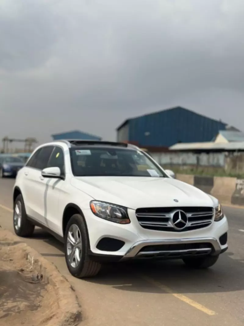 Mercedes-Benz GLC 300   - 2016