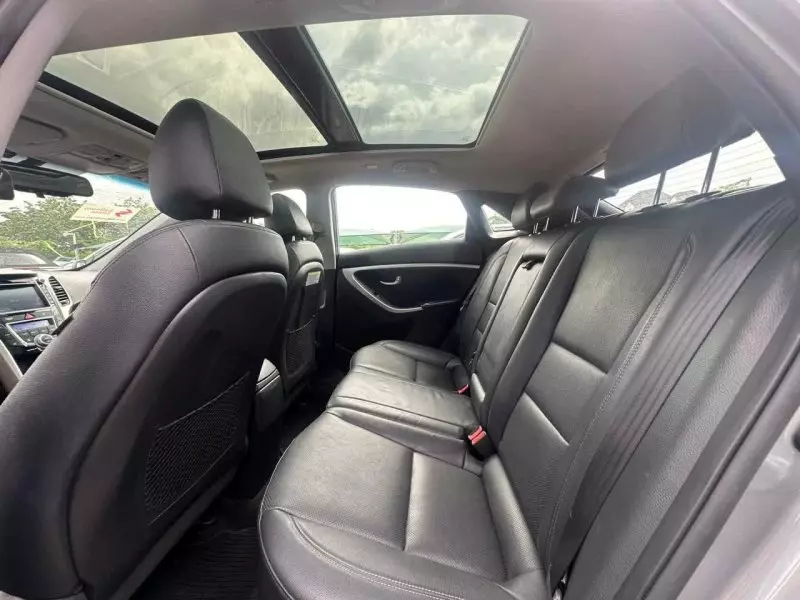 Hyundai Elantra   - 2014