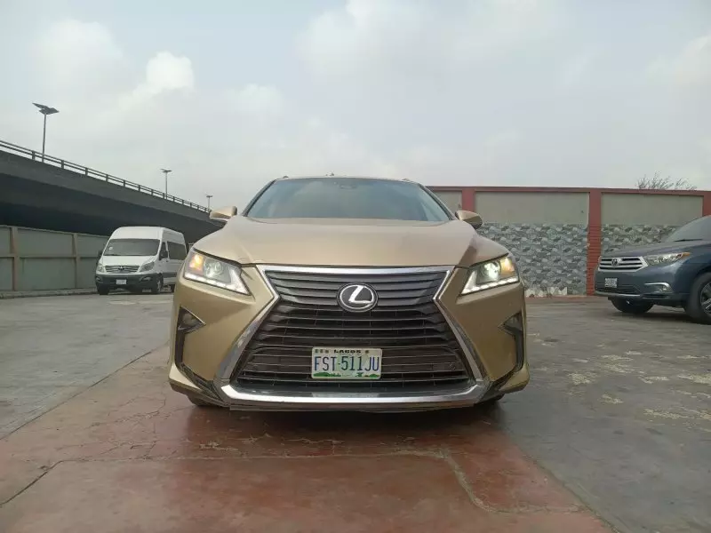 Lexus RX   - 2019