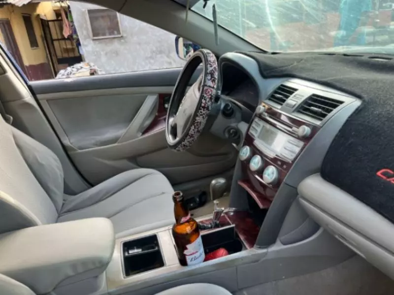 Toyota Camry   - 2009