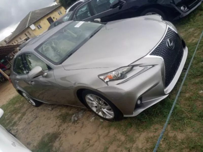 Lexus IS 250   - 2015