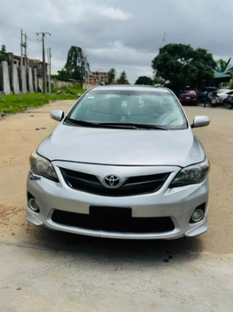Toyota corolla   - 2011