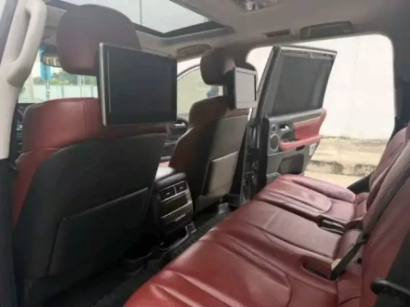 Lexus LX 570   - 2017