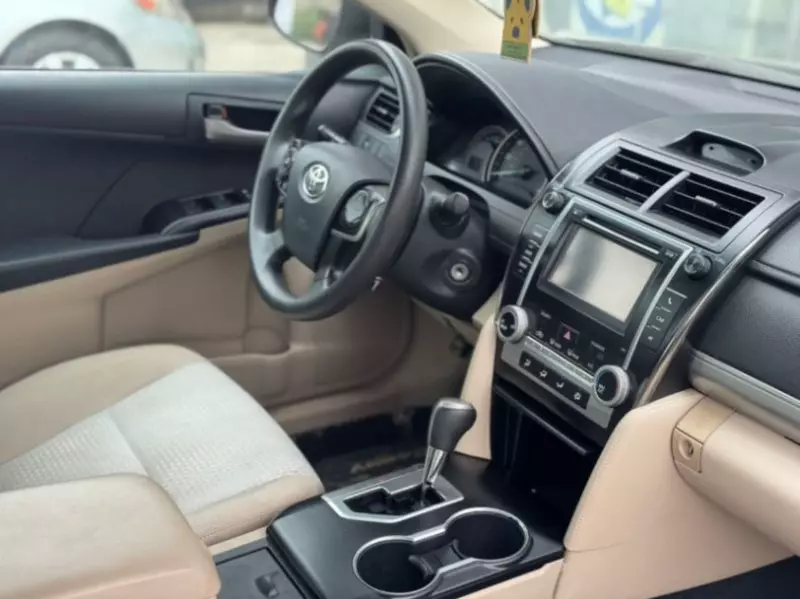 Toyota camry   - 2012