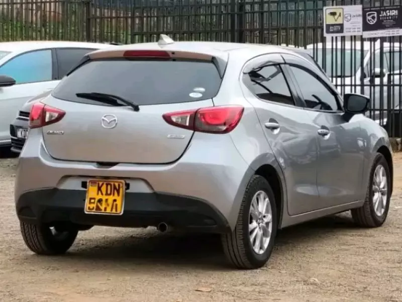 Mazda Demio    - 2016