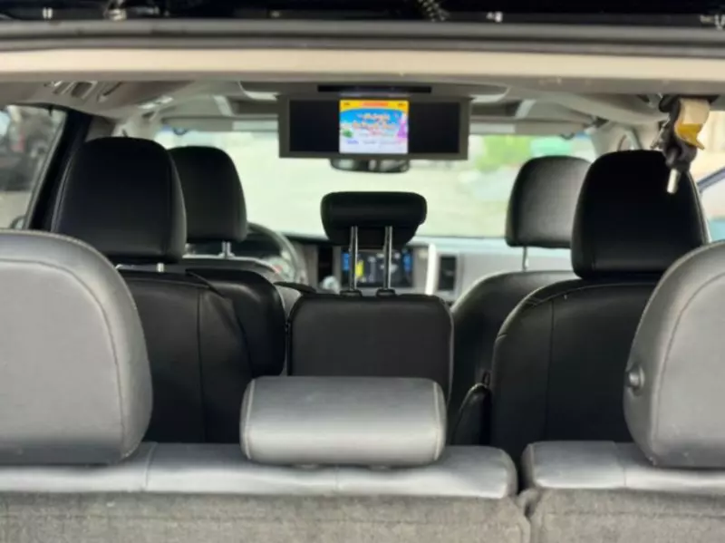 Toyota Sienna   - 2016