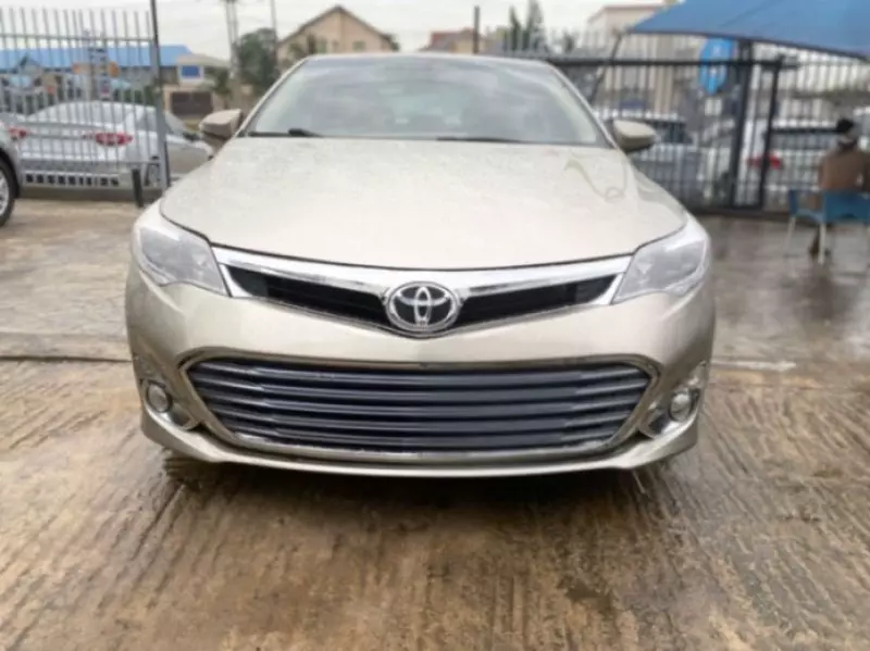 Toyota Avalon   - 2013