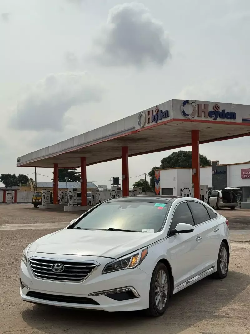 Hyundai SONATA 2,0L BVA / Cuir Luxury   - 2015