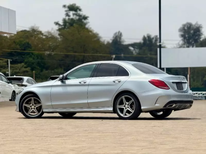 Mercedes-Benz C200   - 2016