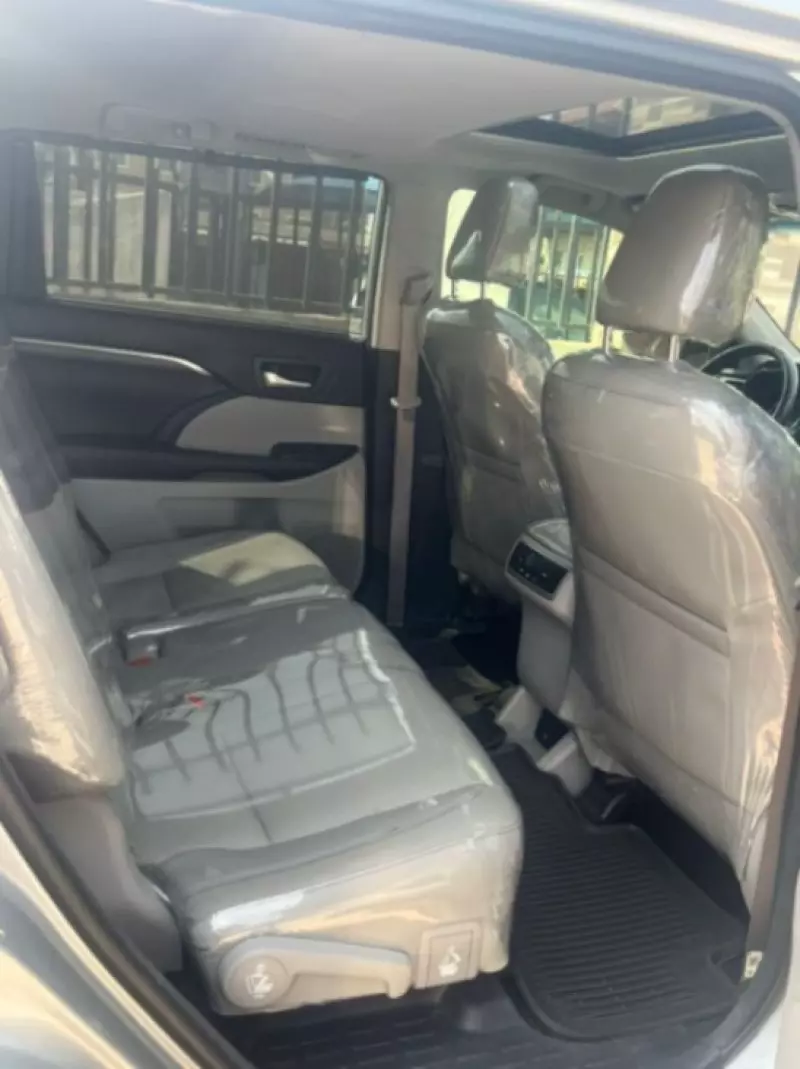 Toyota Highlander   - 2018