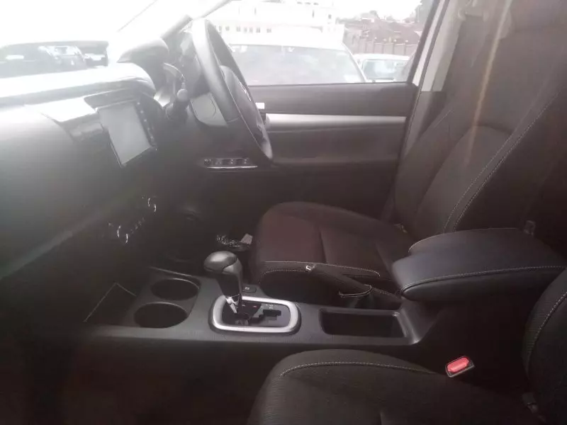 Toyota Hilux   - 2018