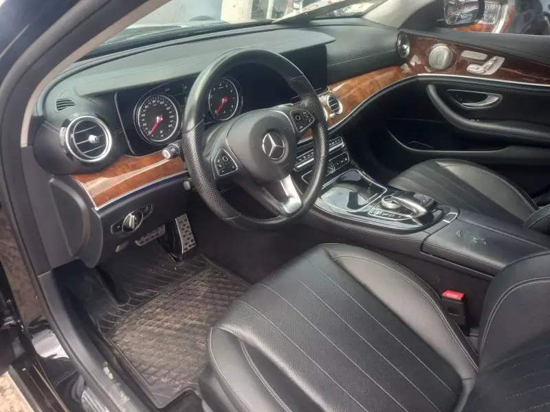 Mercedes-Benz E 300   - 2017