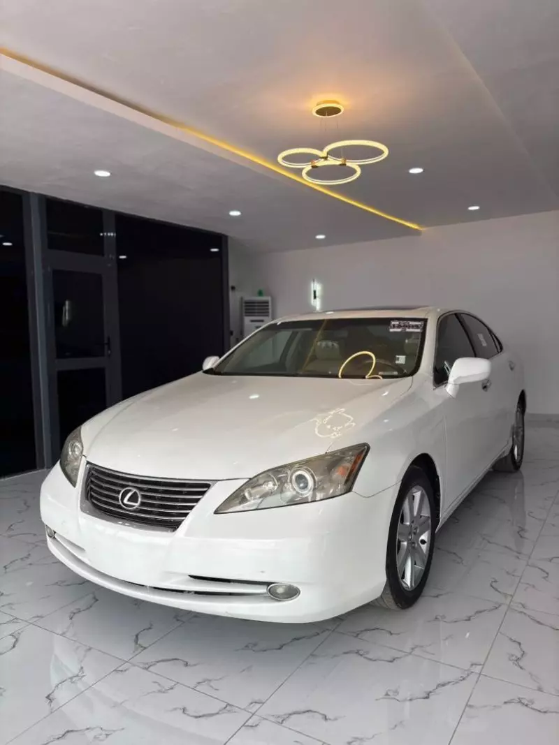 Lexus ES   - 2009
