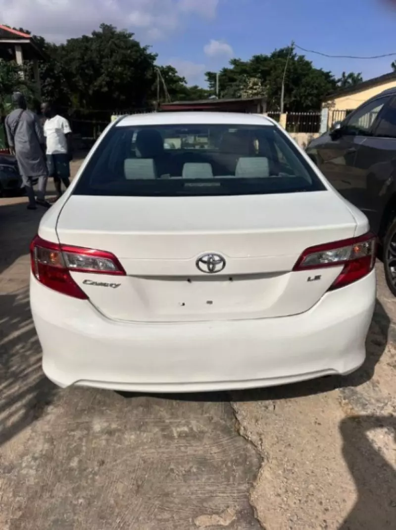 Toyota Camry   - 2013