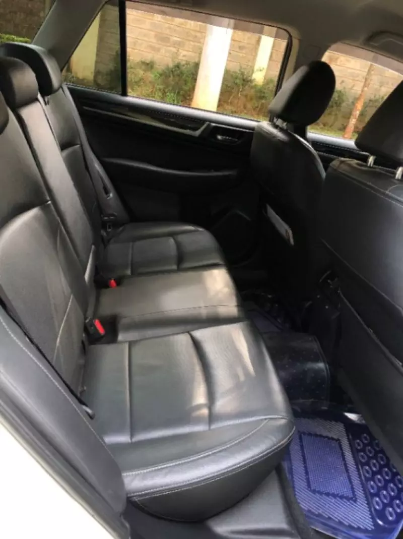 Subaru Outback   - 2015