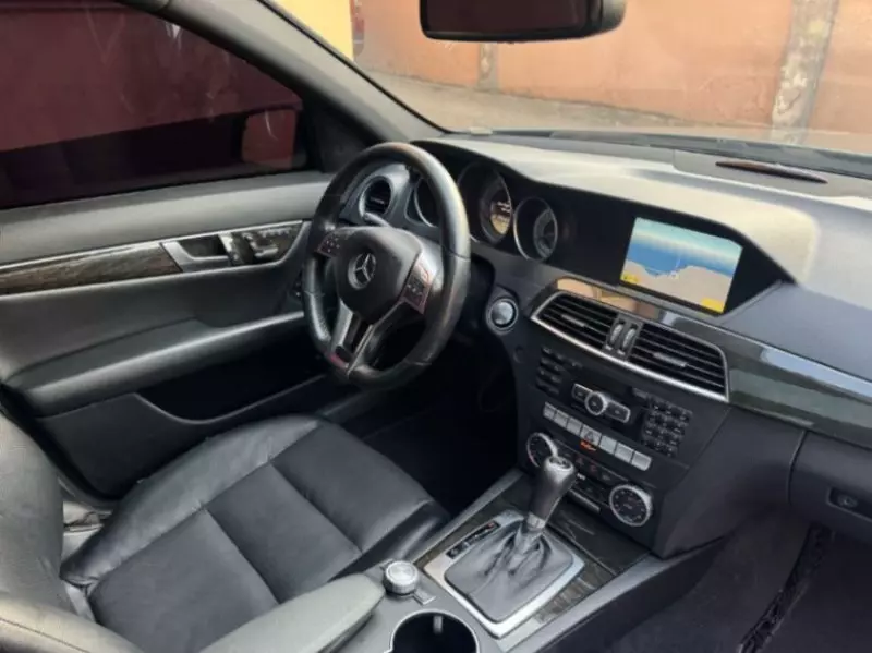 Mercedes-Benz C 300   - 2012