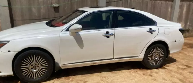 Lexus ES   - 2011